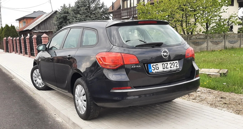 Opel Astra cena 24500 przebieg: 220000, rok produkcji 2012 z Milanówek małe 137
